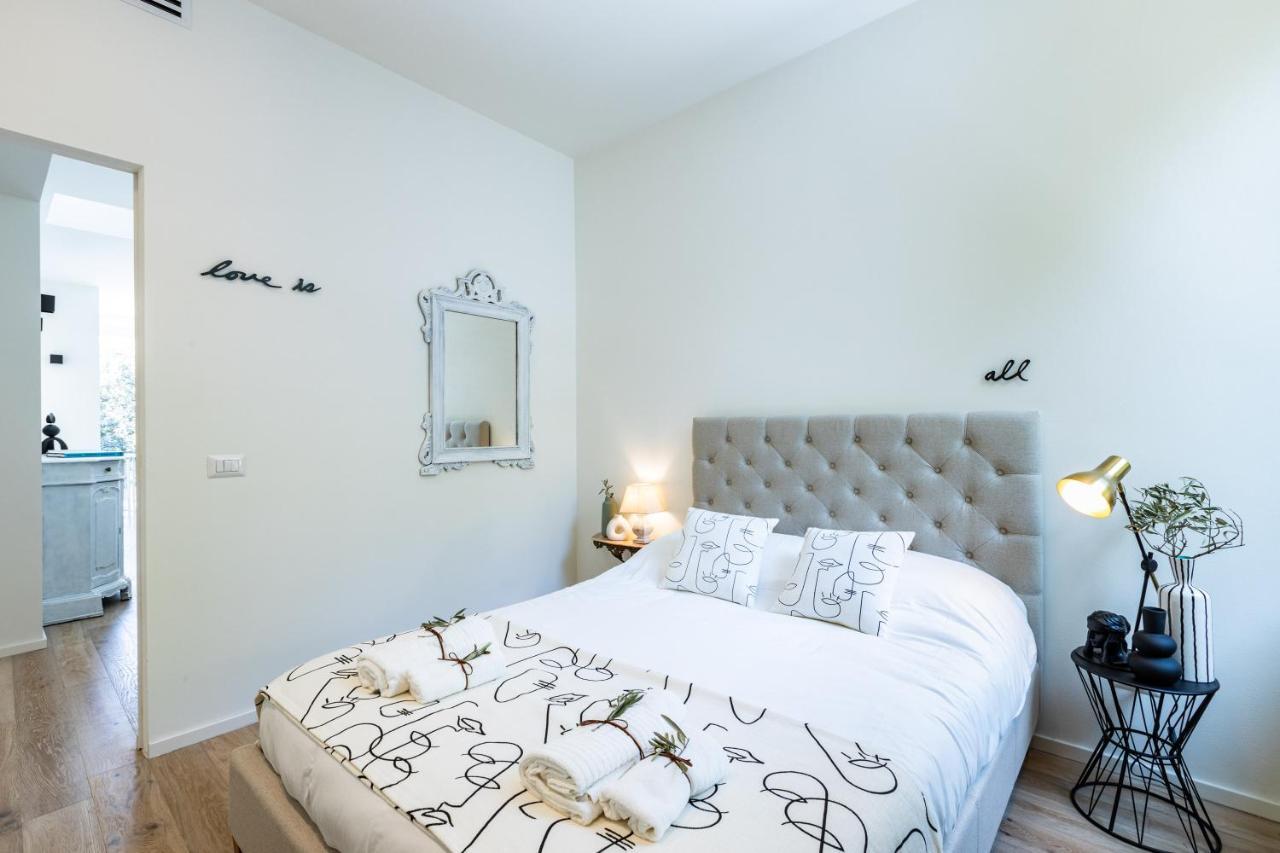 *Villa Olivo*With Private Terrace & Jacuzzi + 3Bedrooms Milano Exterior foto